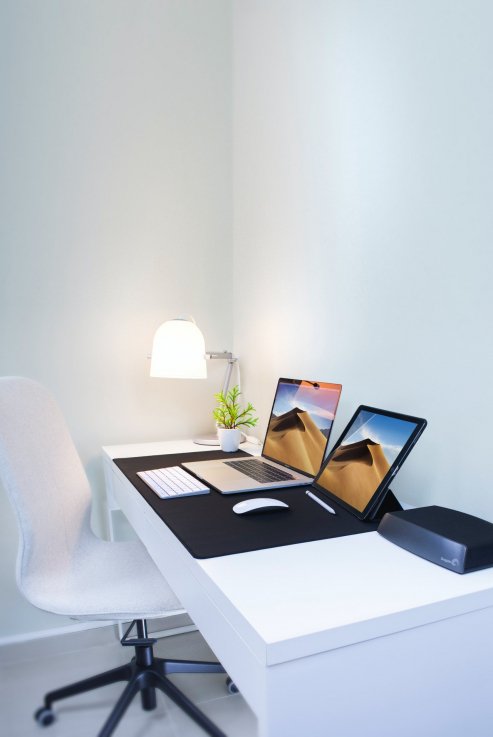 gallery/photo-of-a-laptop-and-a-tablet-on-the-table-2528118